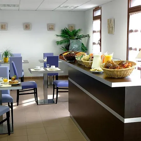 Adonis 3* Carcassone