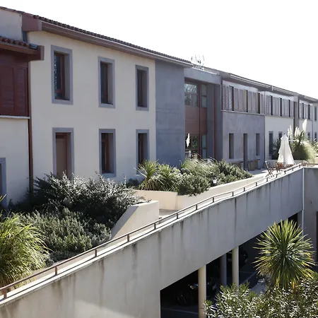 Adonis Hotel