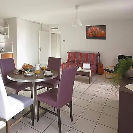 Adonis Hotel 3*
