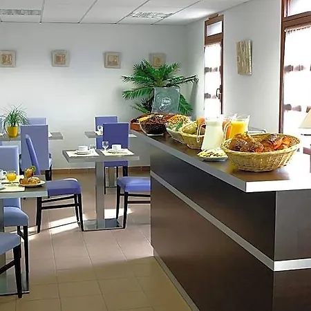 Adonis Hotel