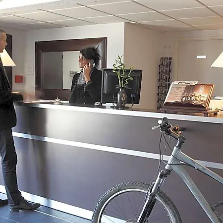 Adonis Hotel