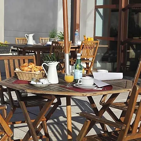 Adonis Hotel 3*