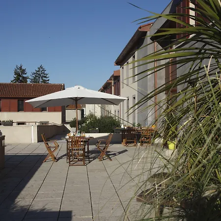 Adonis Hotel 3*