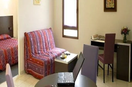 Adonis Hotel 3*