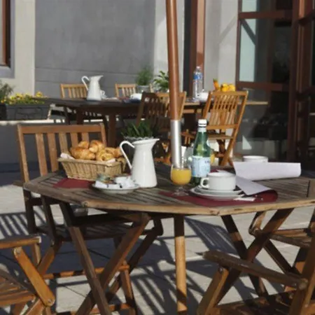 Adonis Hotel 3*