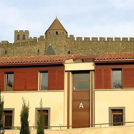 Adonis Hotell 3*