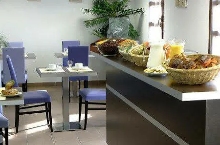 Adonis Otel Carcassonne